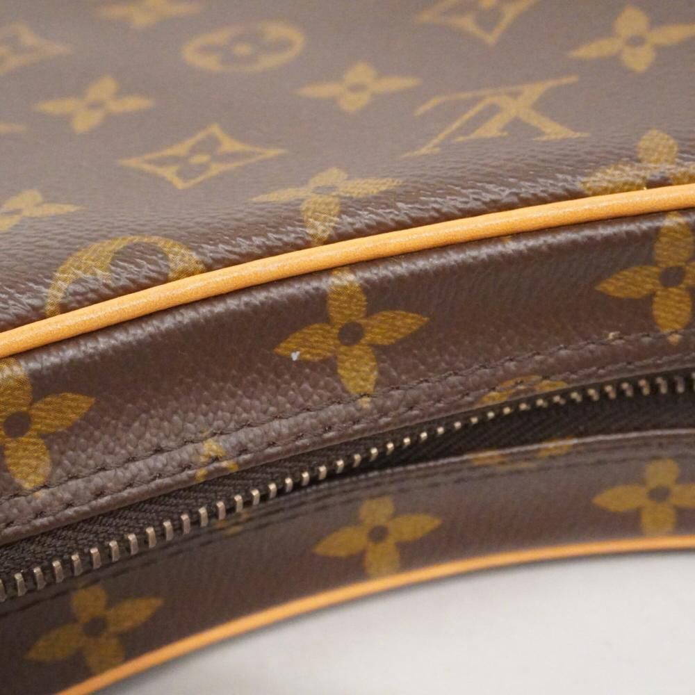 Louis Vuitton Croissant