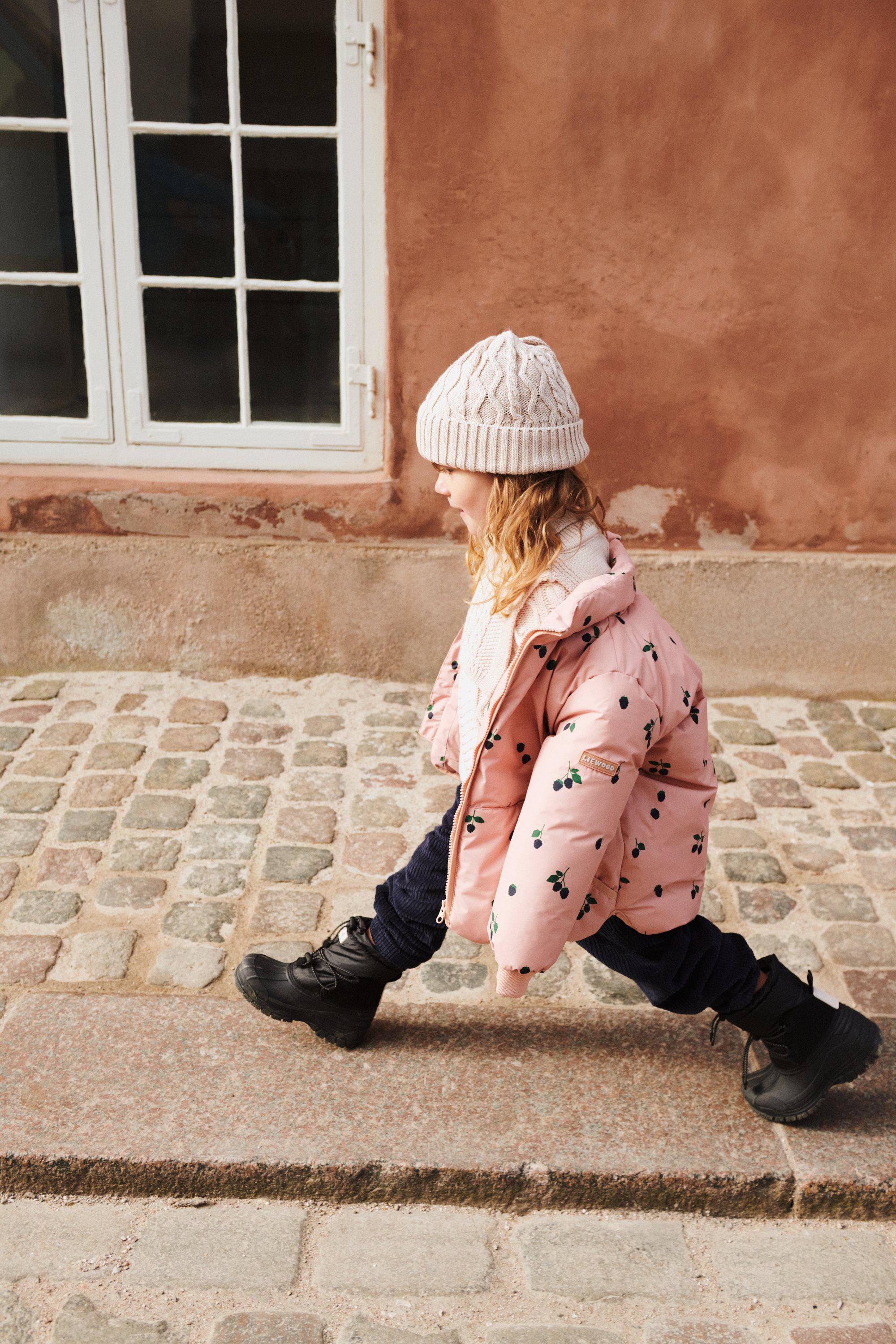 Ezra Beanie w. Cables