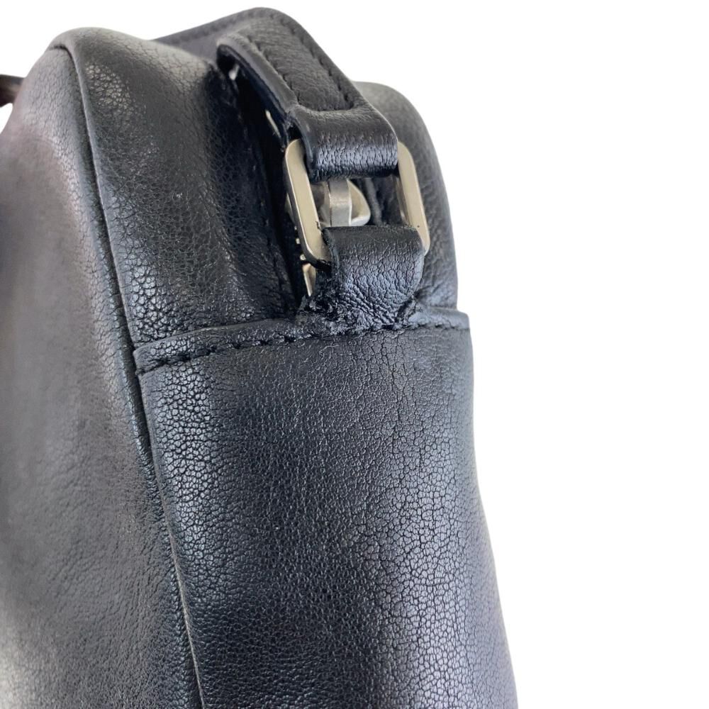 Yves Saint Laurent Shoulder Bag