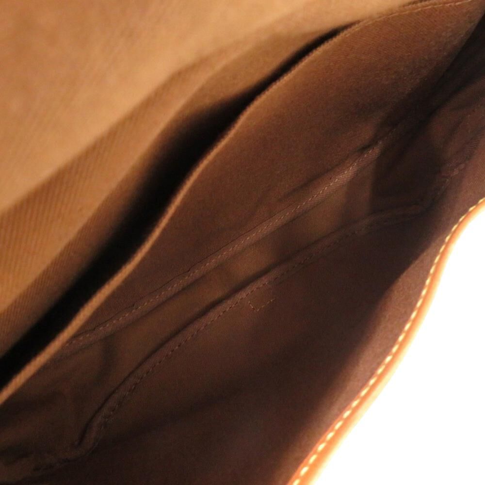 Louis Vuitton Saumur