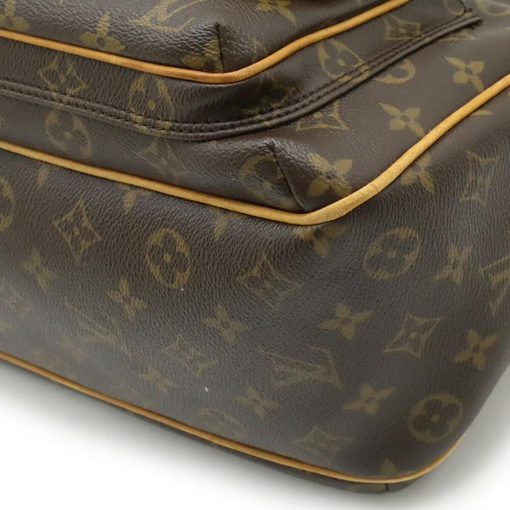 Louis Vuitton Shoulder Bags