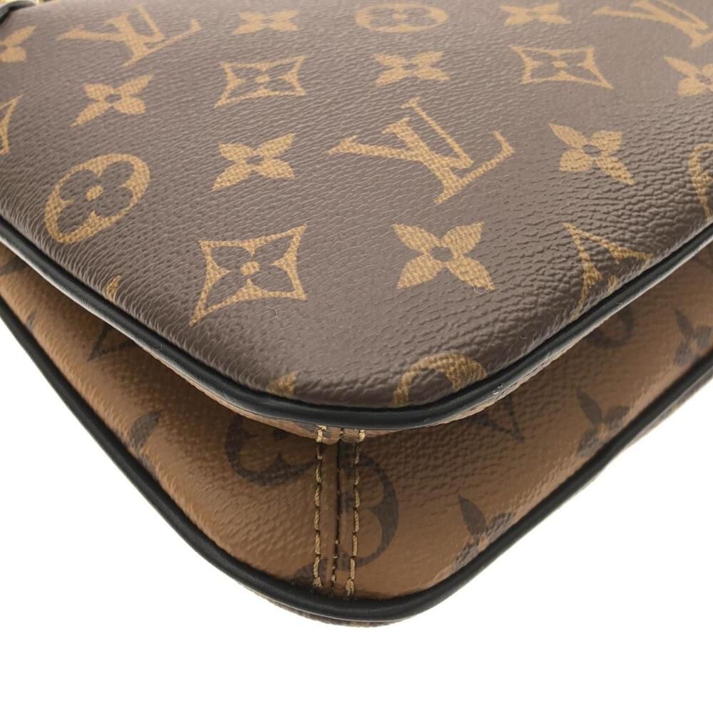 Louis Vuitton Shoulder Bags