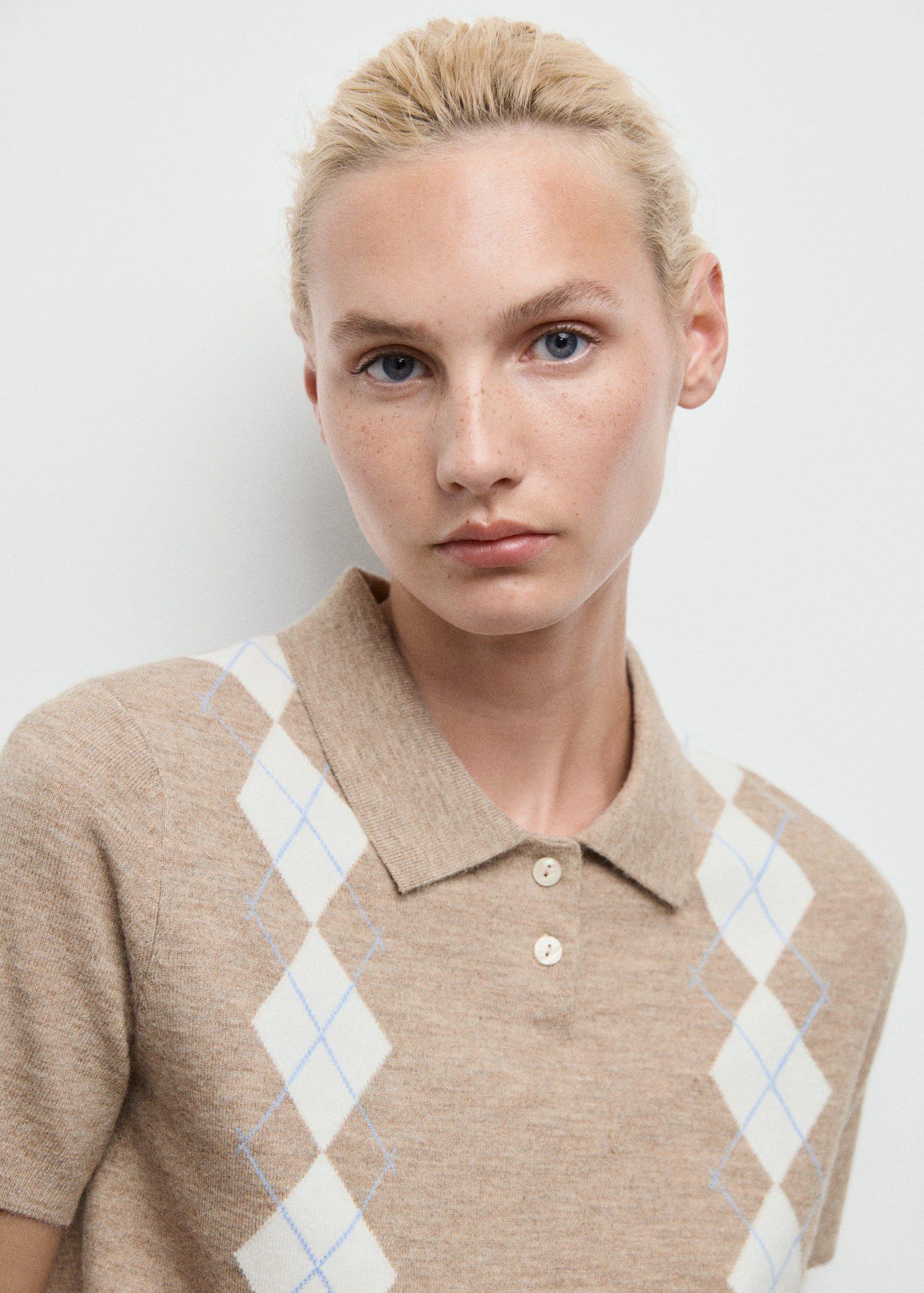 Diamond pattern polo neck sweater