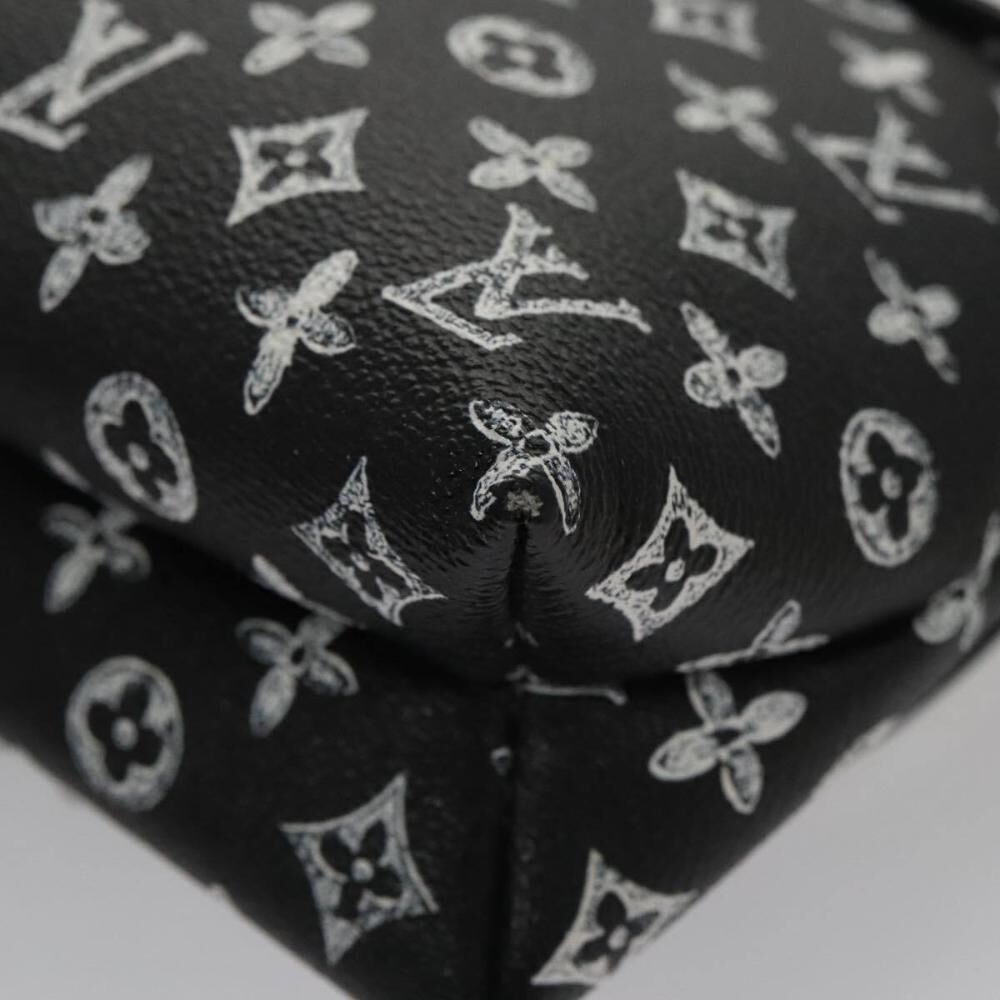 Louis Vuitton Shoulder Bags