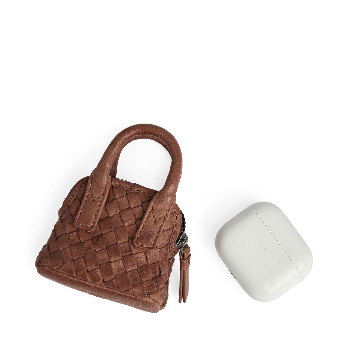 Amayambg Charm, Weave