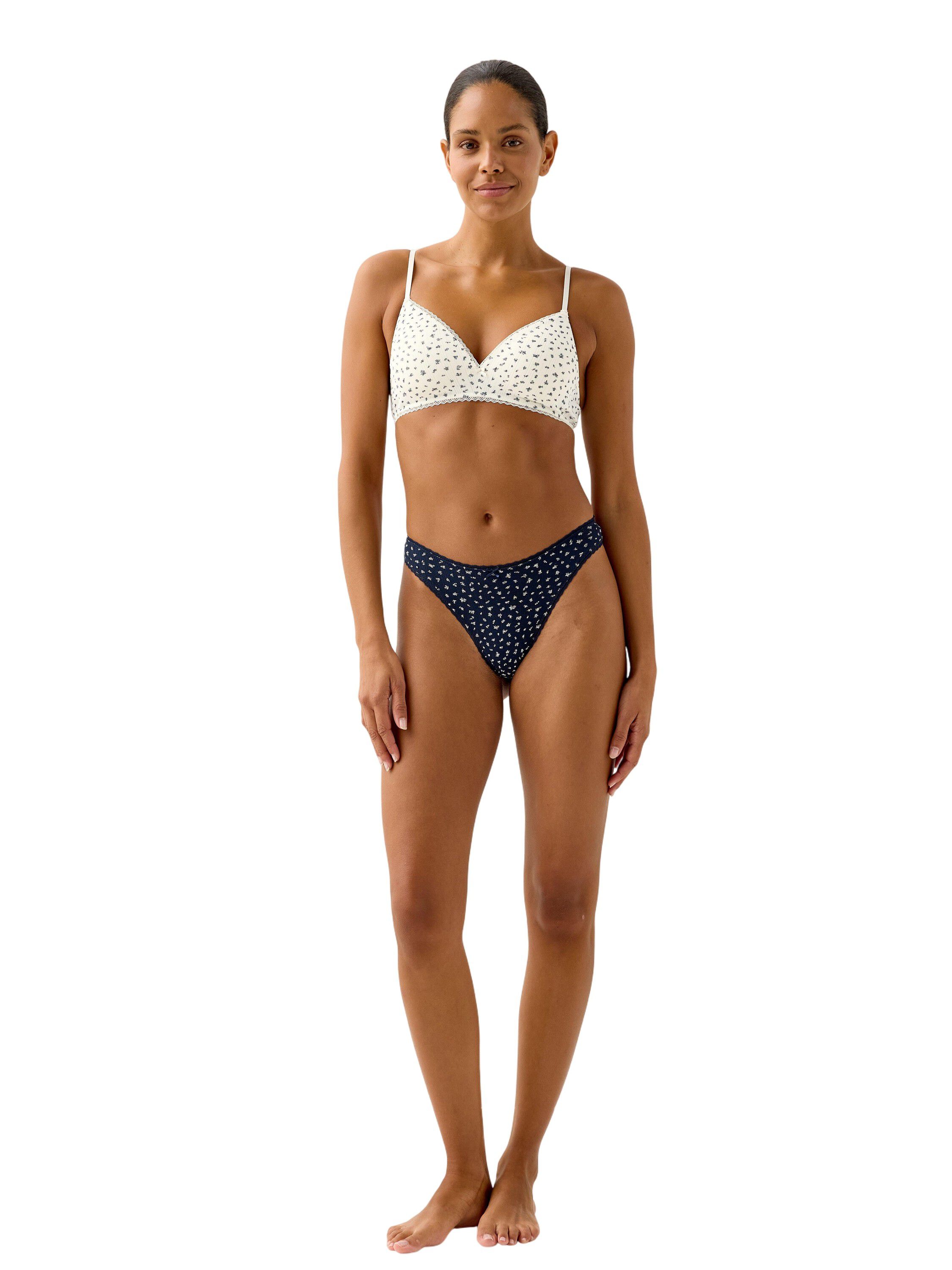 Stringtruse i pointelle med h&oslash;yt ut