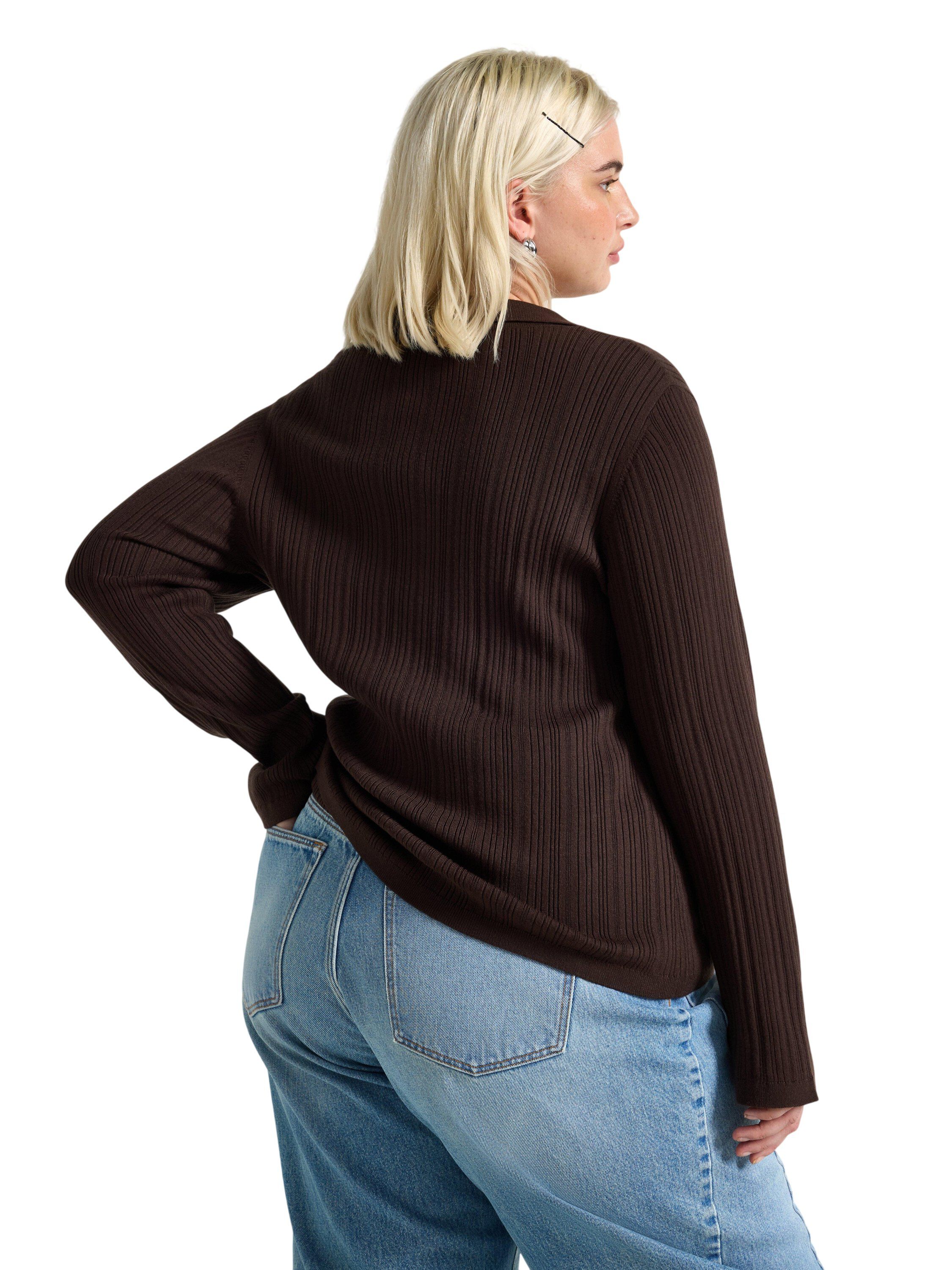 Tynn, ribbestrikket cardigan med v-