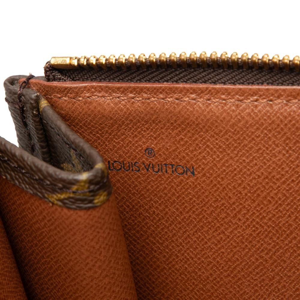 Louis Vuitton Poche Documents