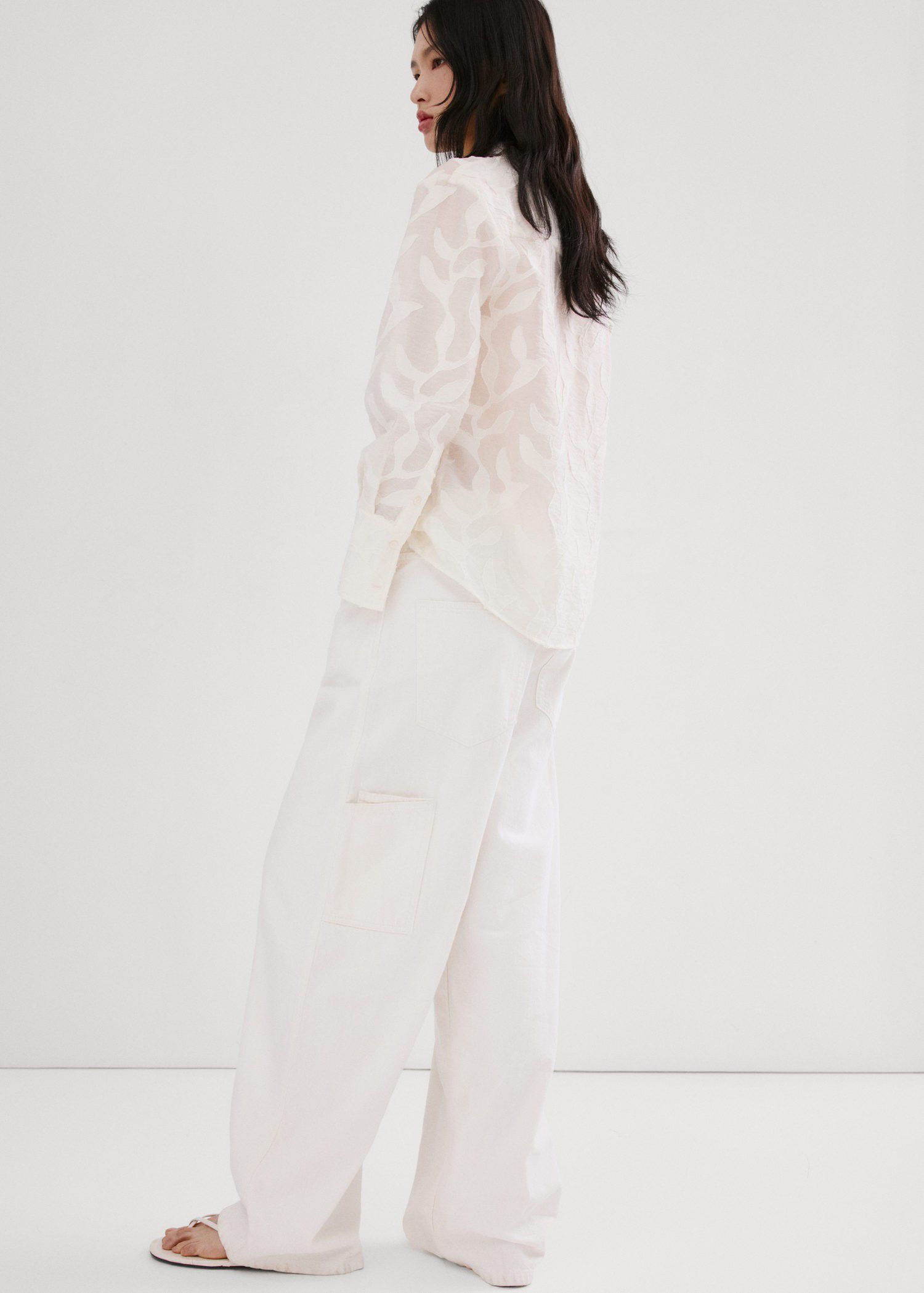 Floral embroidery blouse