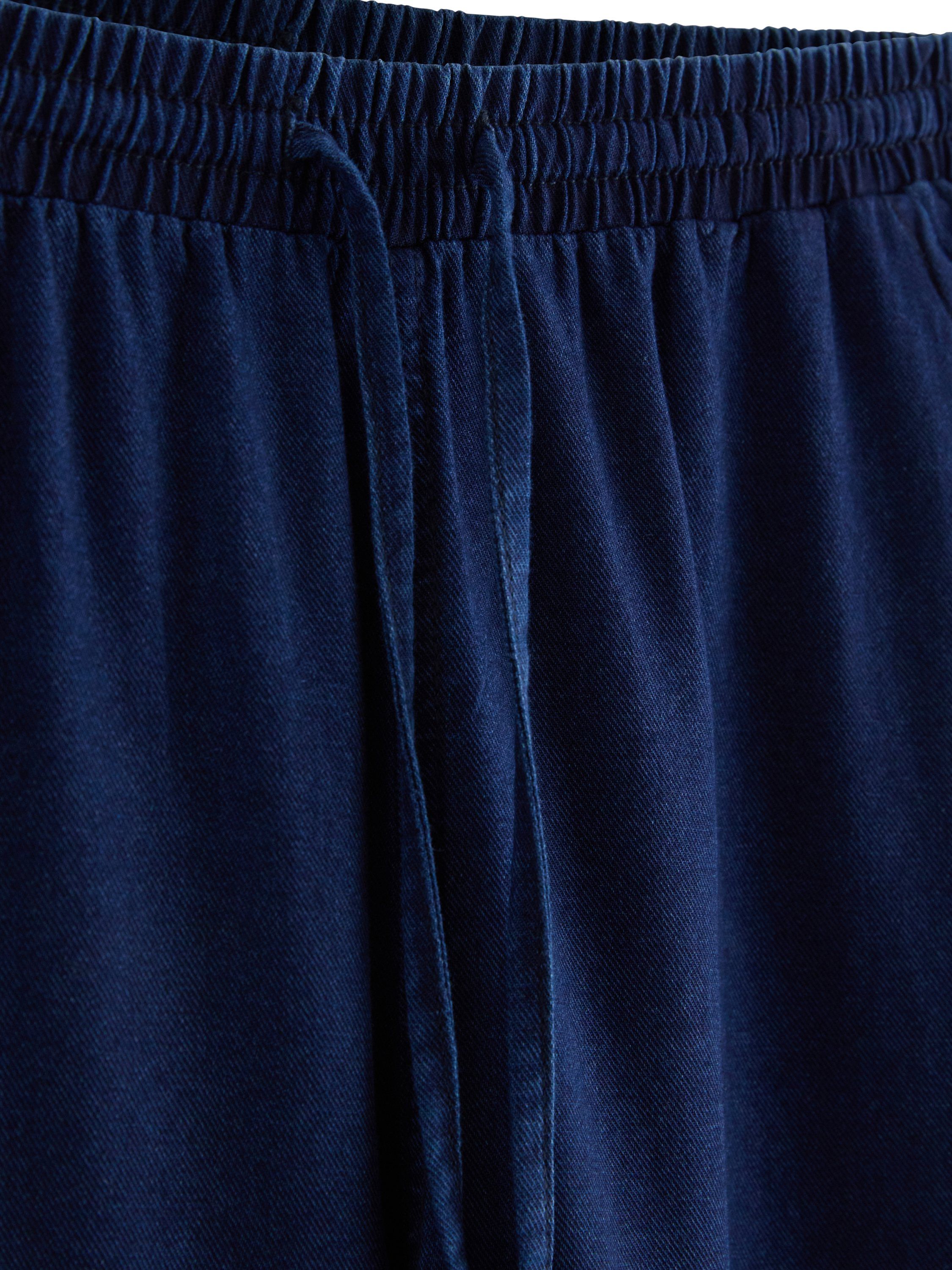 Wide-leg trousers with a elastic wa