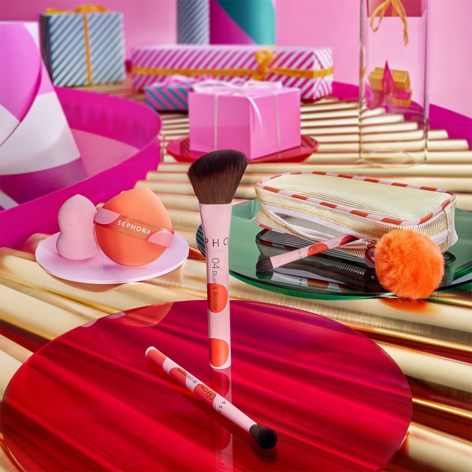 Sminkborstar och tillbeh&ouml;r - 3 borstar f&ouml;r hud & &ouml;gon + 2 sminksvampar