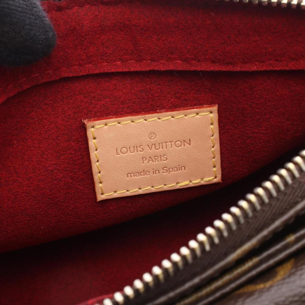 Louis Vuitton Shoulder Bags