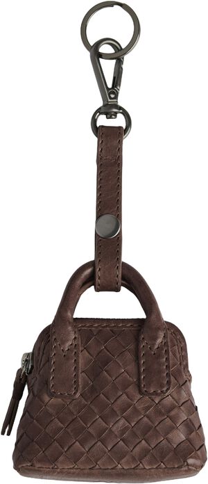 Amayambg Charm, Weave