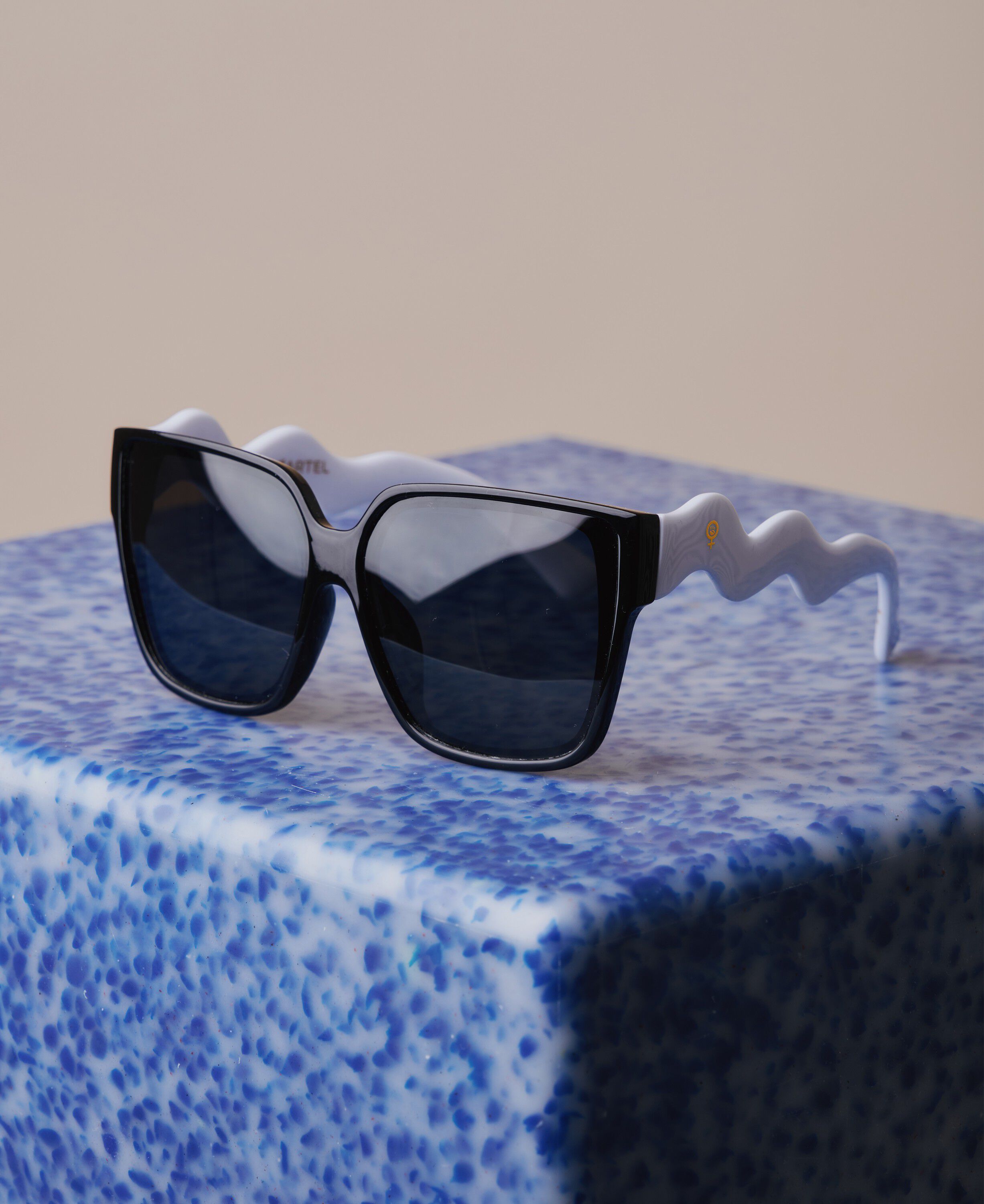 Danner x Cartel Square Sunnies - Nero/Shell