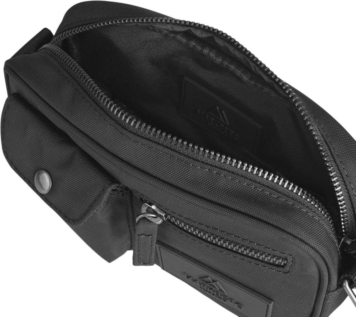 DarlaMBG S Cross. , Monochrome