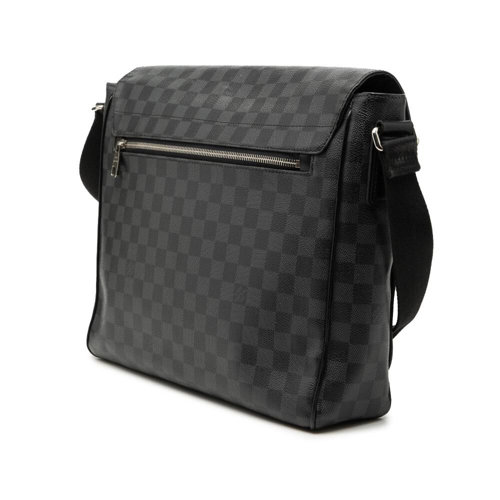 Louis Vuitton District