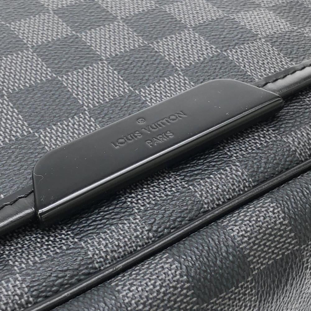 Louis Vuitton Shoulder Bags