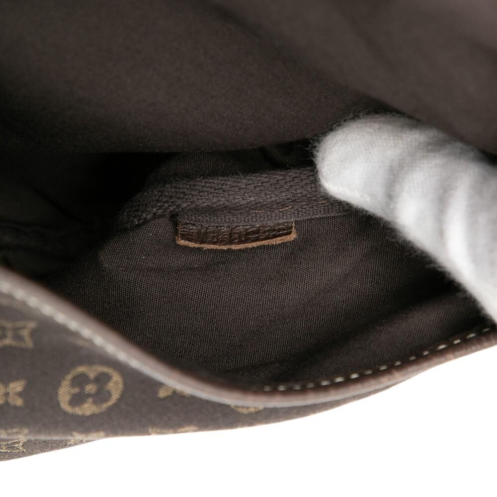 Louis Vuitton Saumur