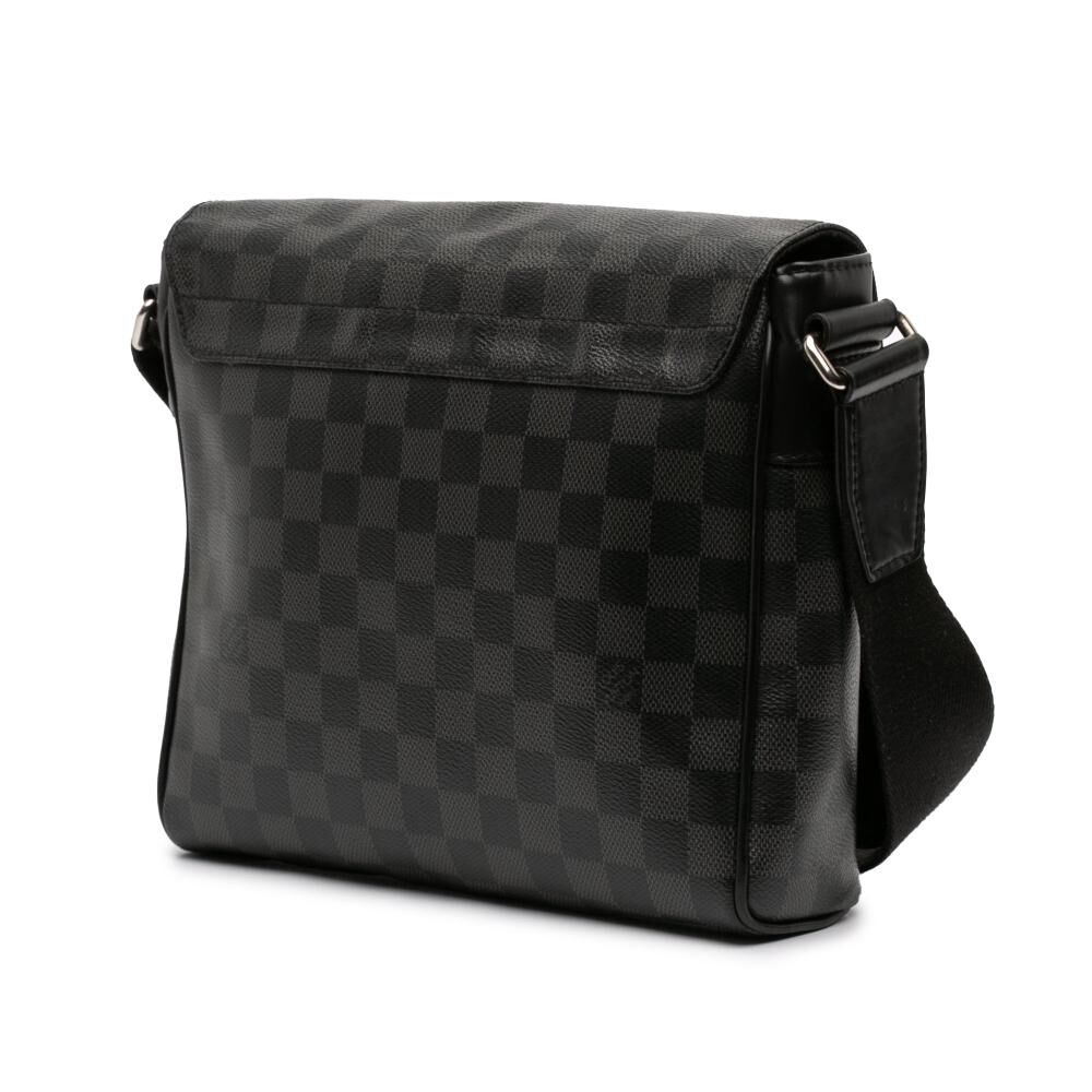 Louis Vuitton District