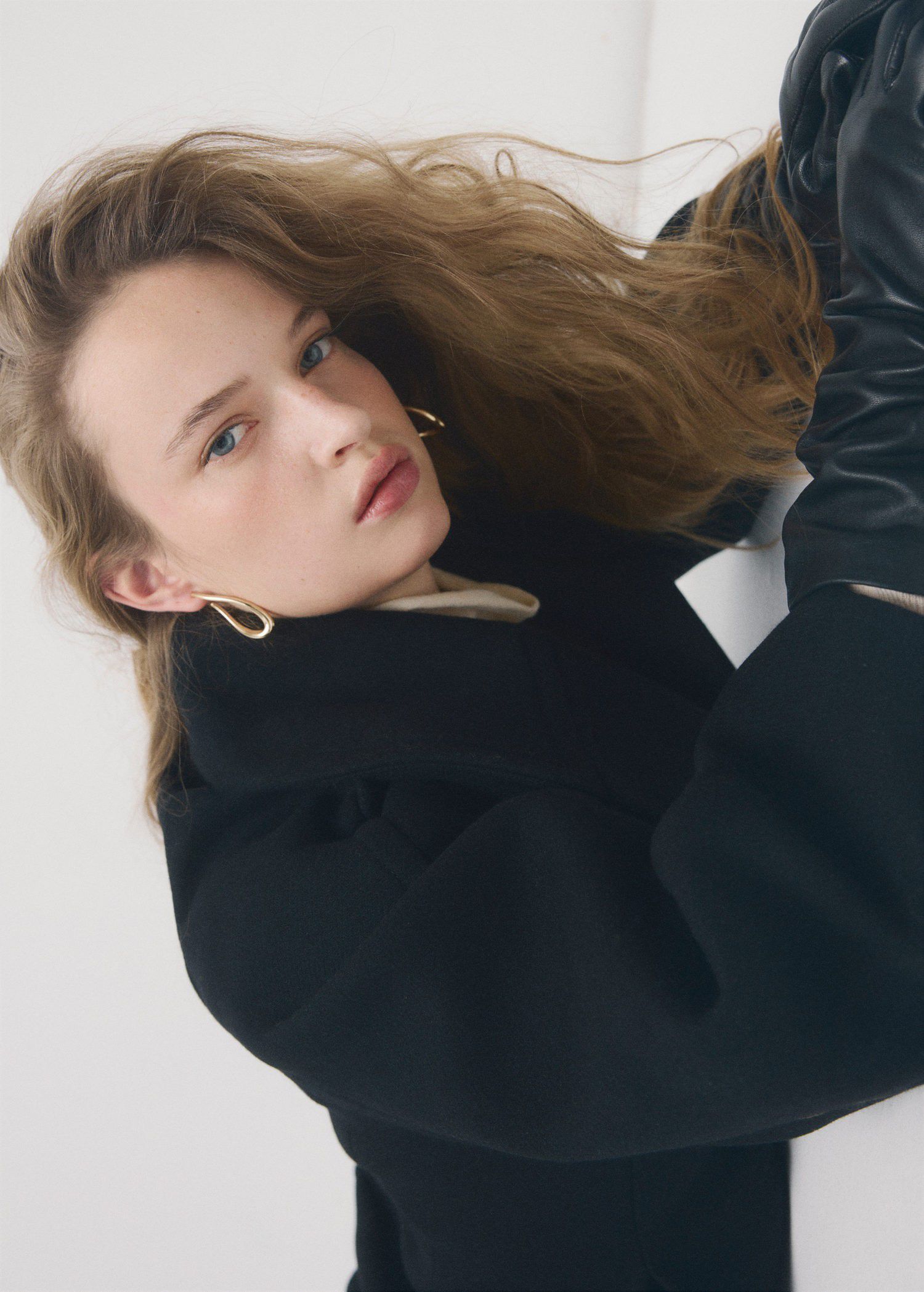 Twisted hoop earrings