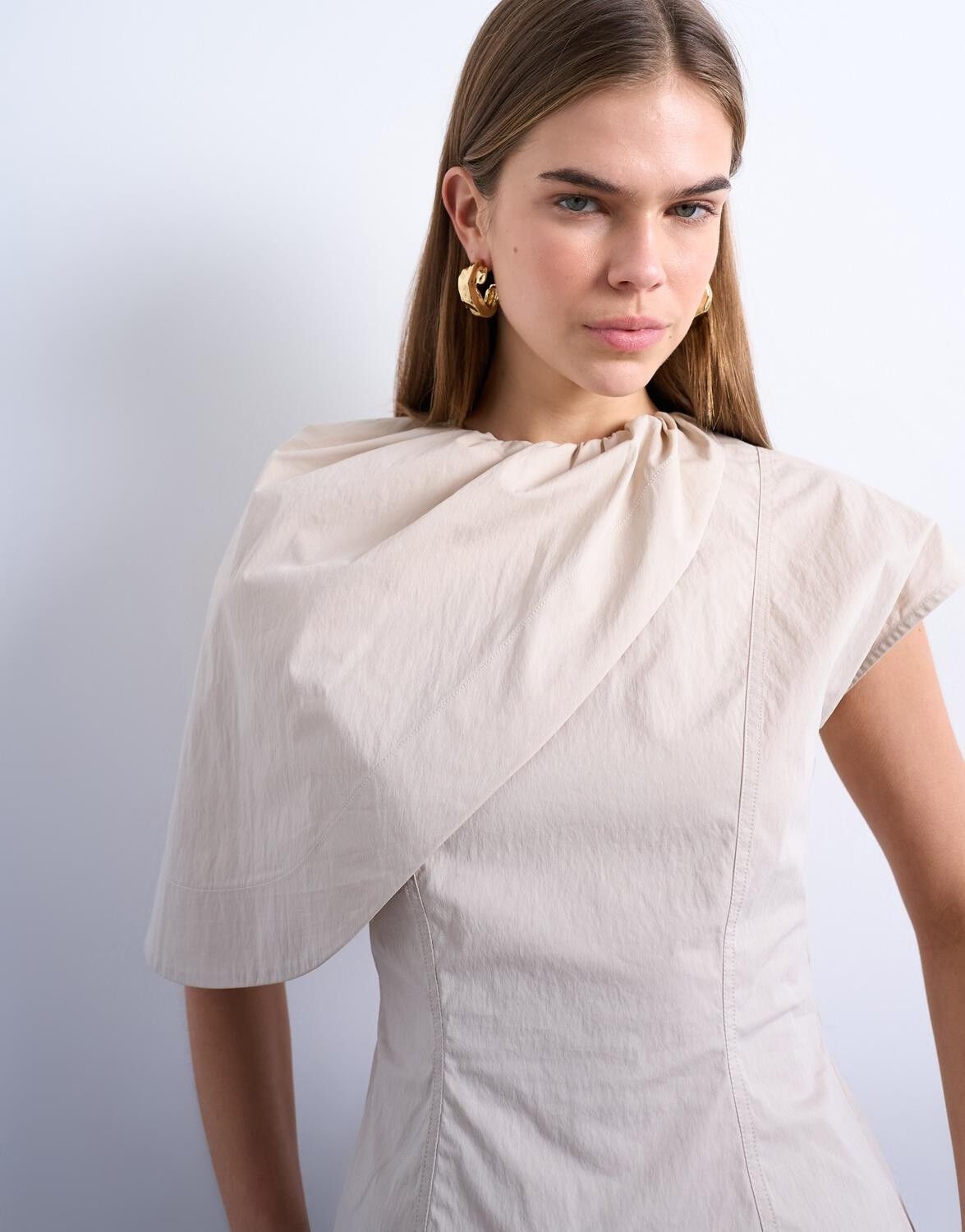 Tsesme Ss Cape Structured Top