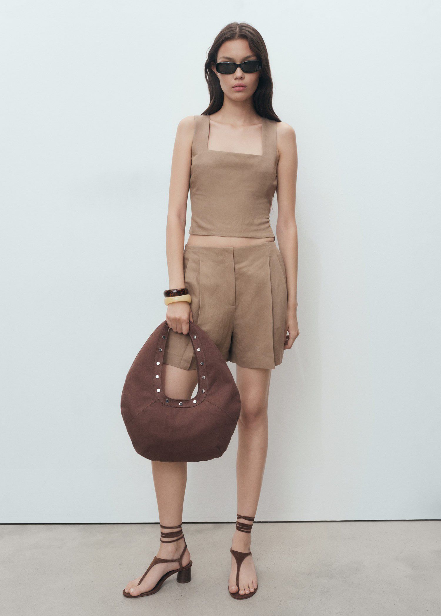 BERMUDA SHORTS. -- TERESA