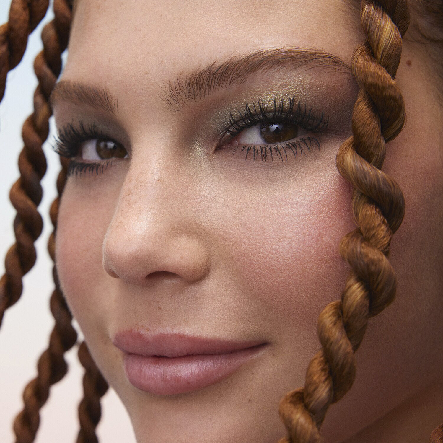 Love The Lift Waterproof - Curling and Volumizing Mascara