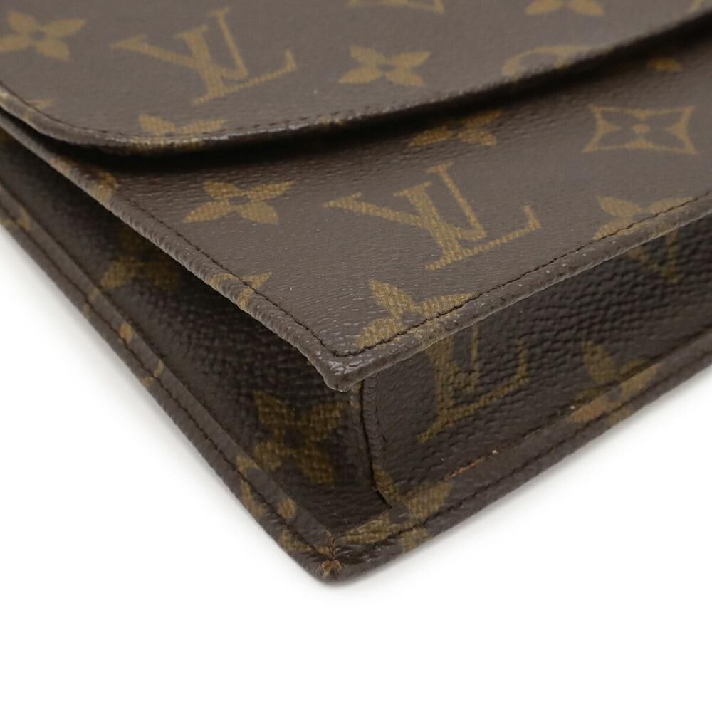 Louis Vuitton Clutch