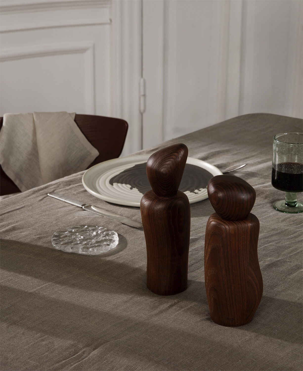 Pebble Grinder - Dark Brown