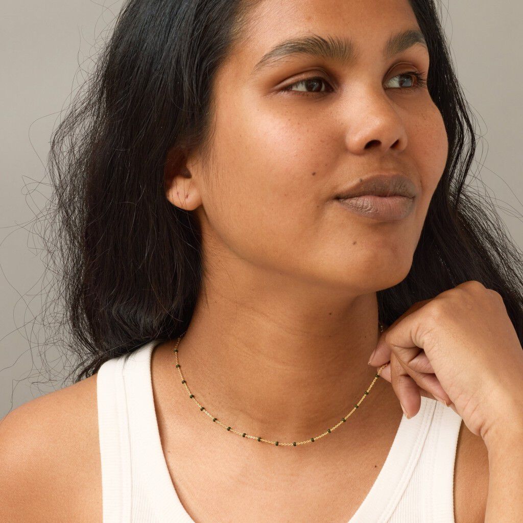 Necklace, Lola