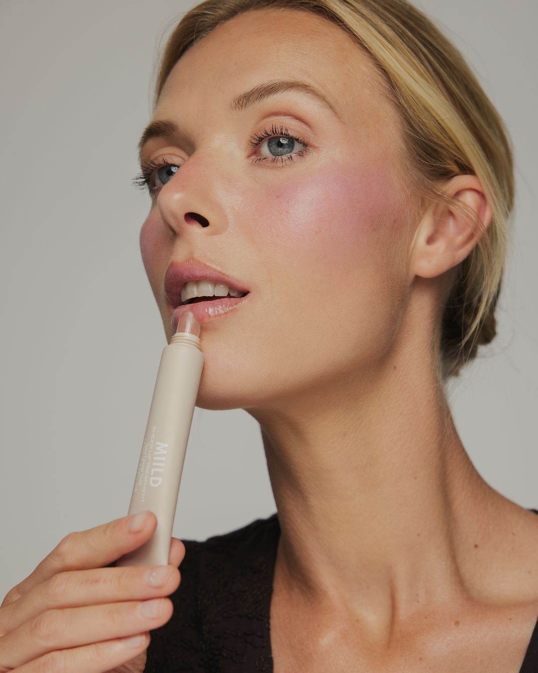 Sheer Lip Treatment 00 Rose Dew