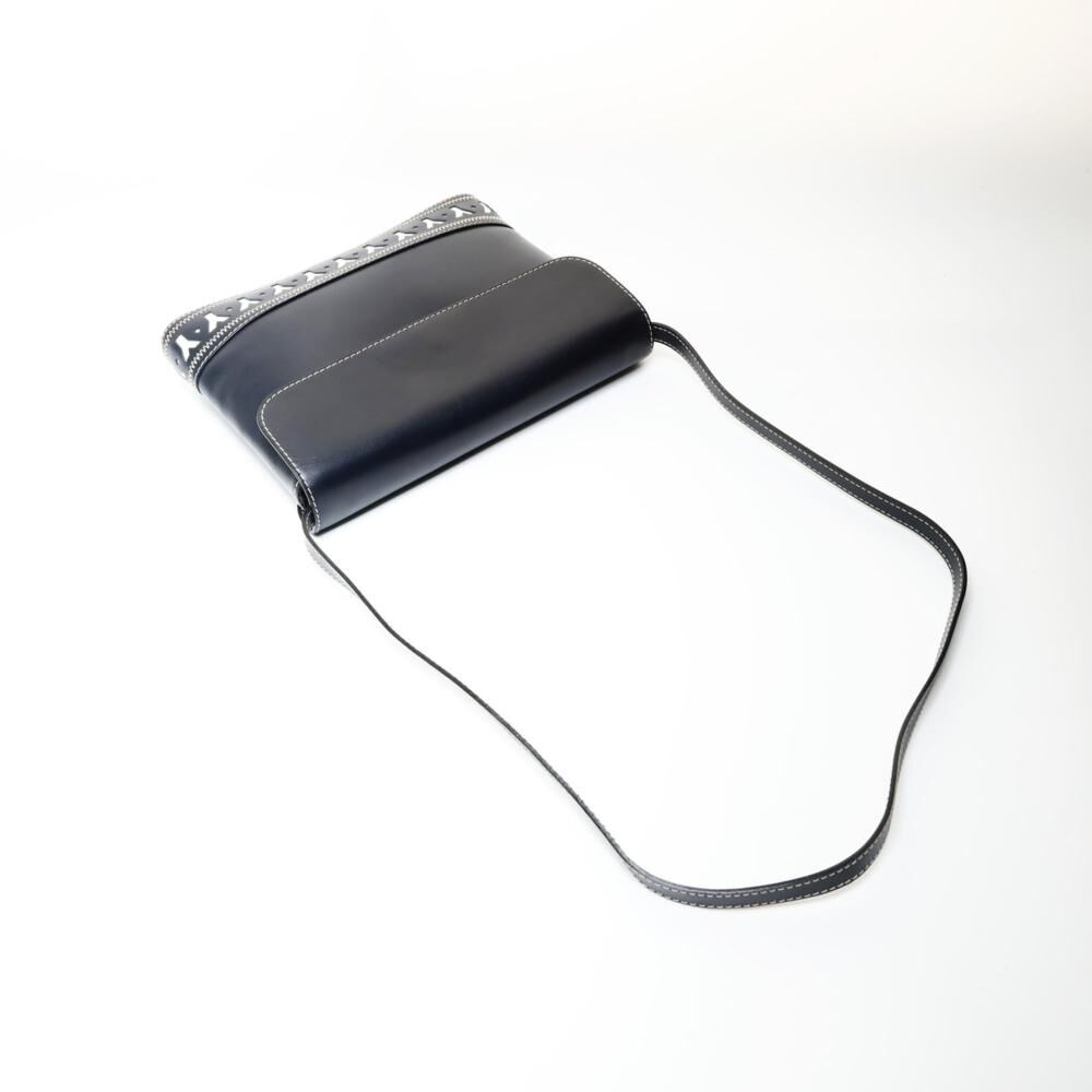 Yves Saint Laurent Shoulder Bag