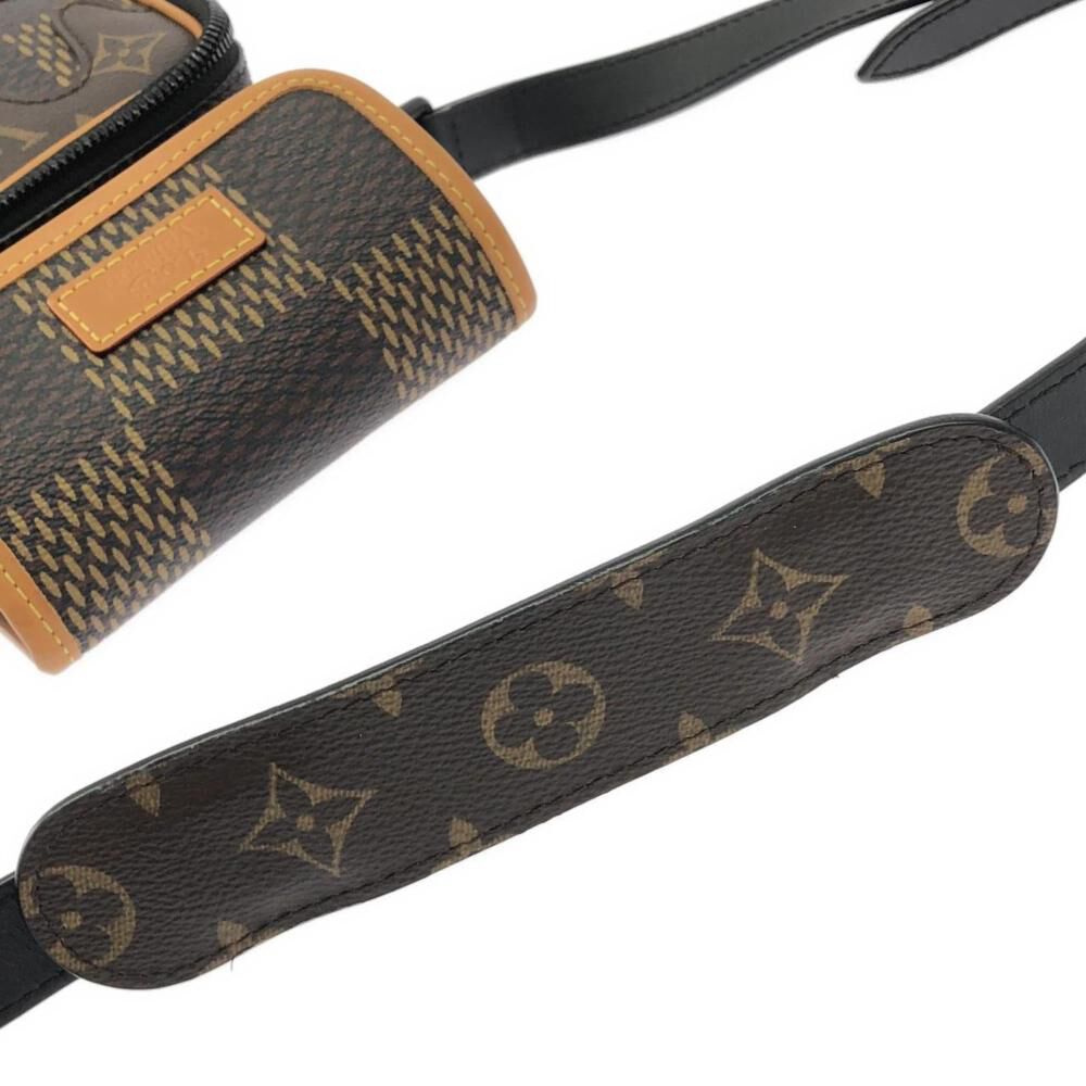 Louis Vuitton Shoulder Bags