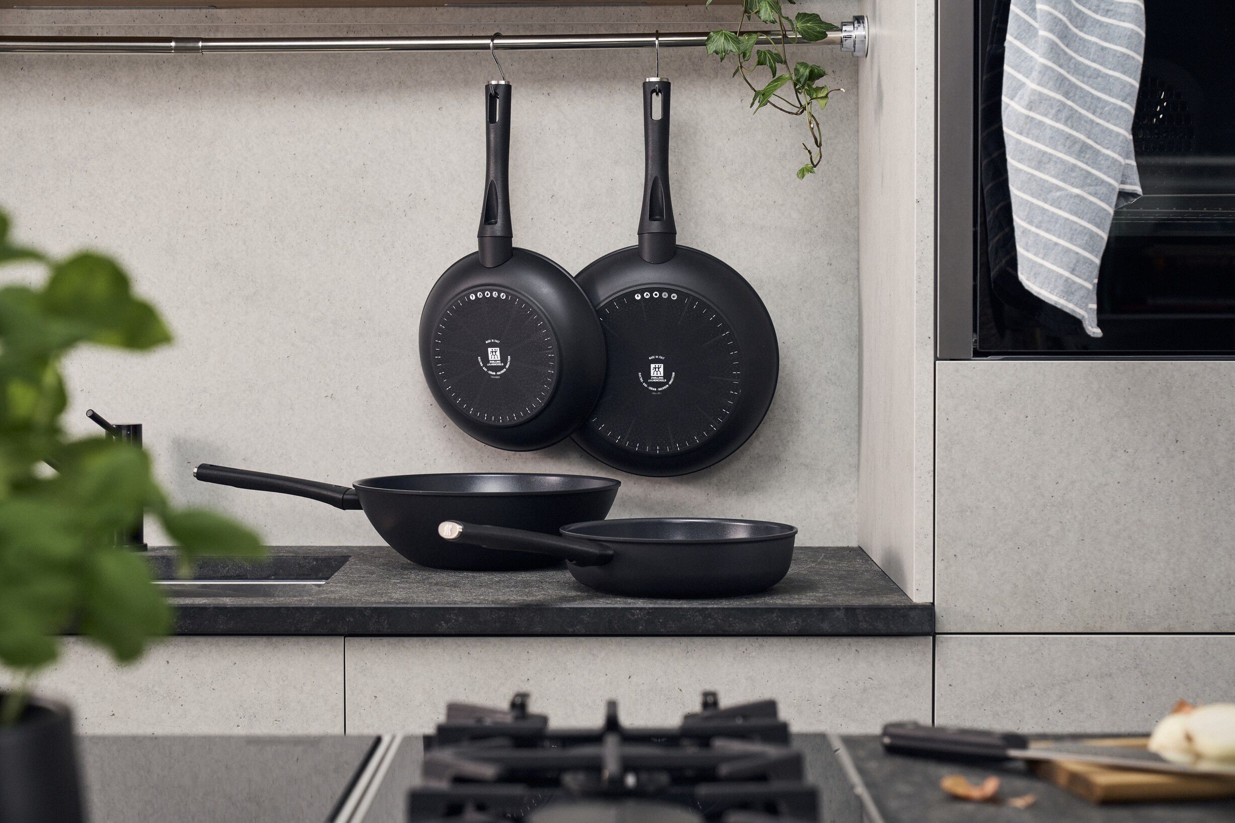 Madura Plus Ceramic Stekpanna, 24 cm, Aluminum, Titanf&ouml;rst&auml;rkt keramis