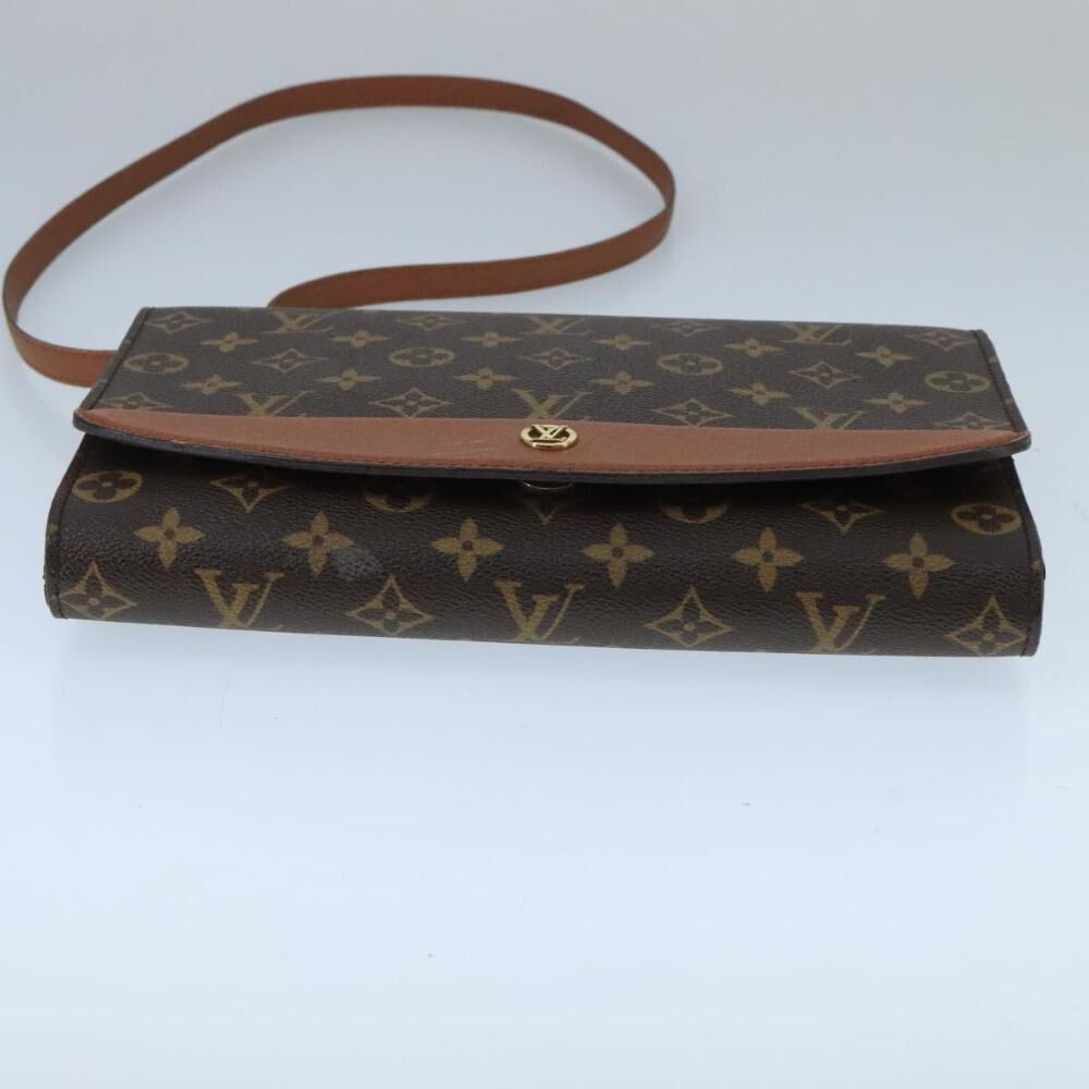 Louis Vuitton Shoulder Bags
