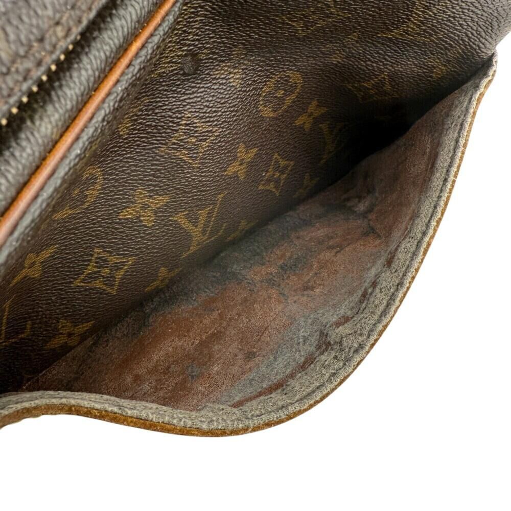 Louis Vuitton Clutch