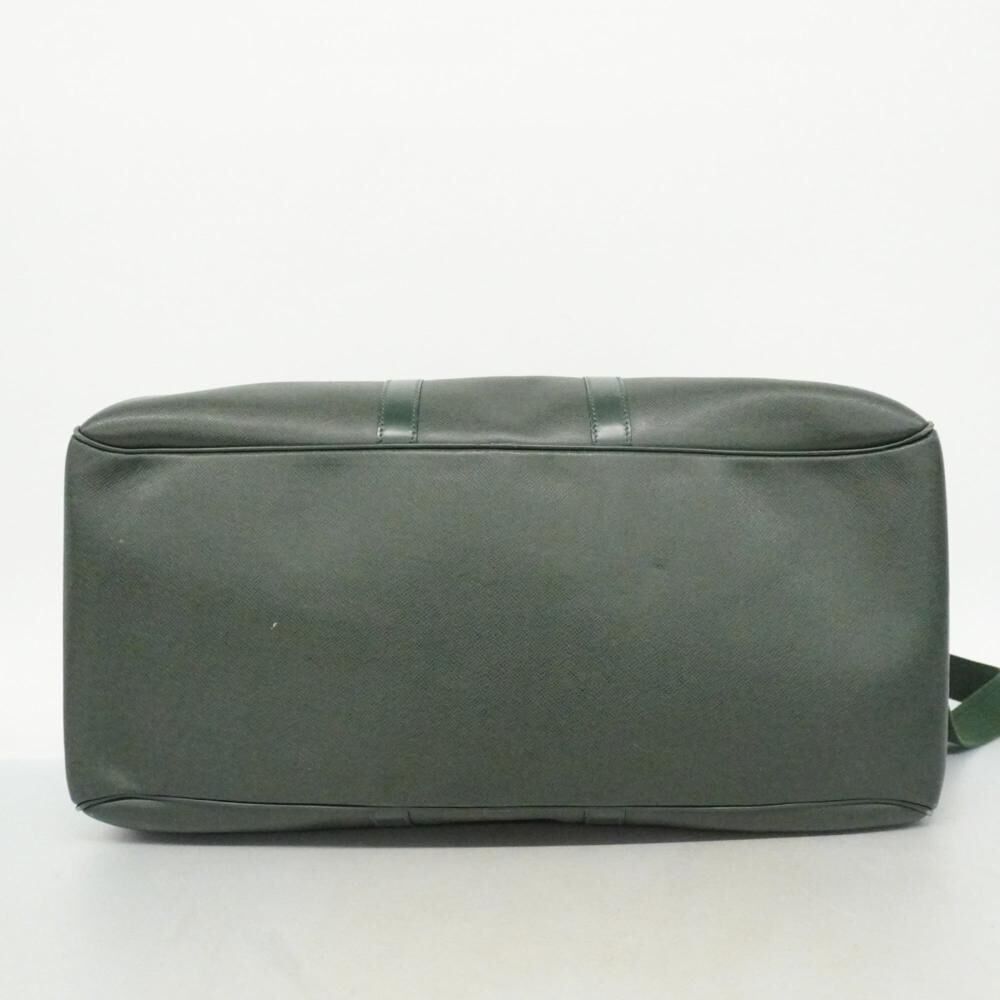 Louis Vuitton Taiga Kendall