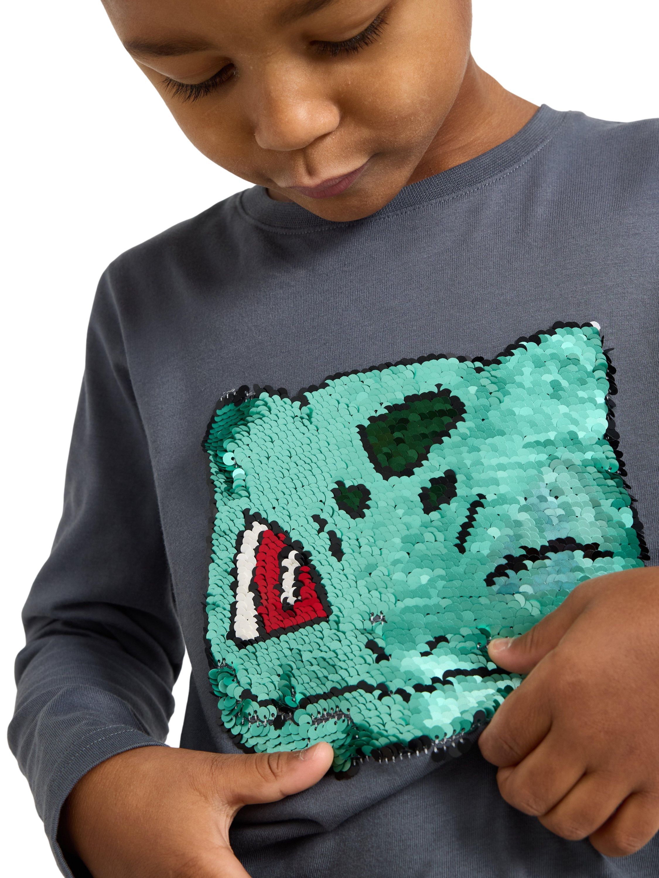 Long-sleeved top with a reversible