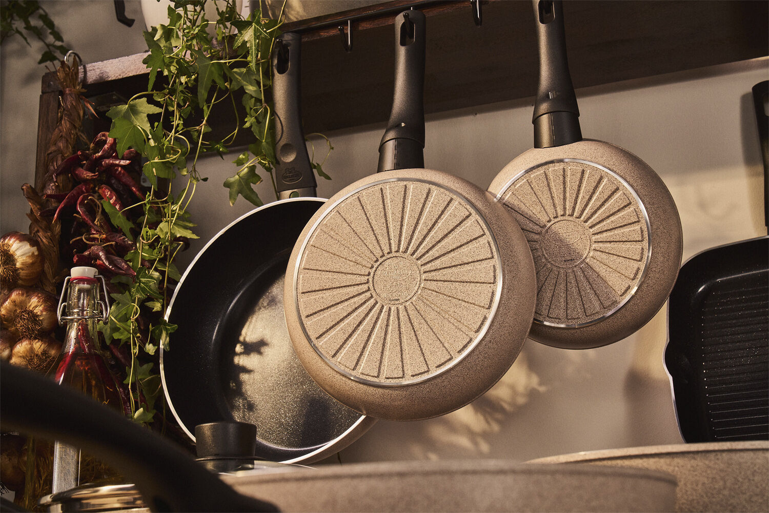 Ledro Stekpanna 28 Beige Rund Aluminum