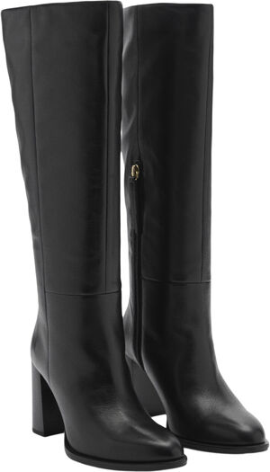 BOOTS. -- FANGA