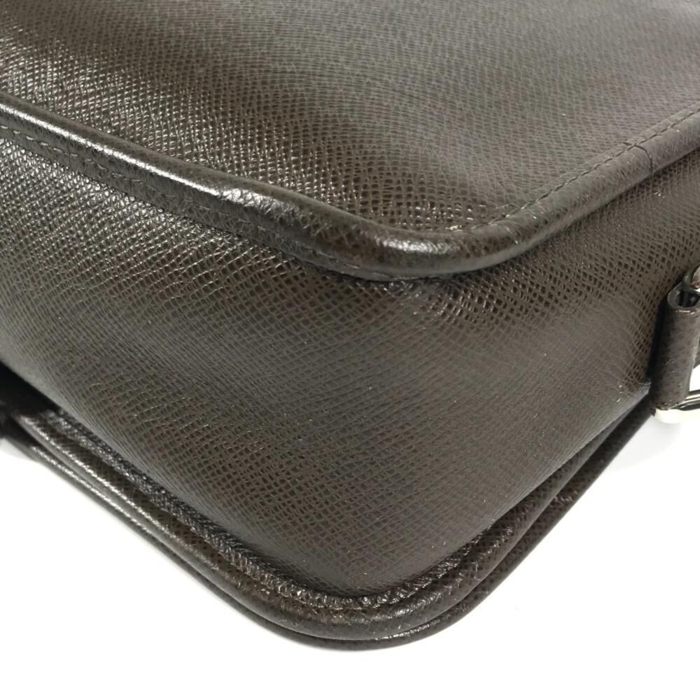 Louis Vuitton Messenger