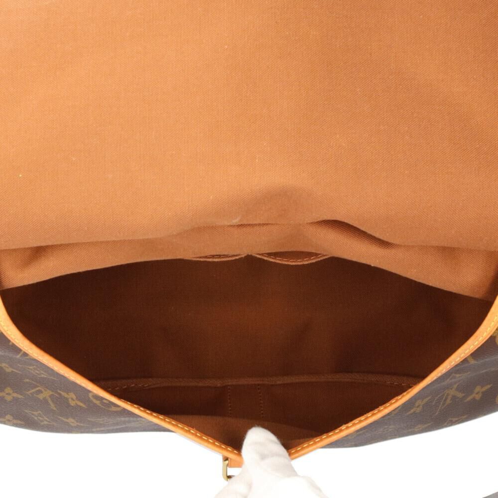 Louis Vuitton Saumur