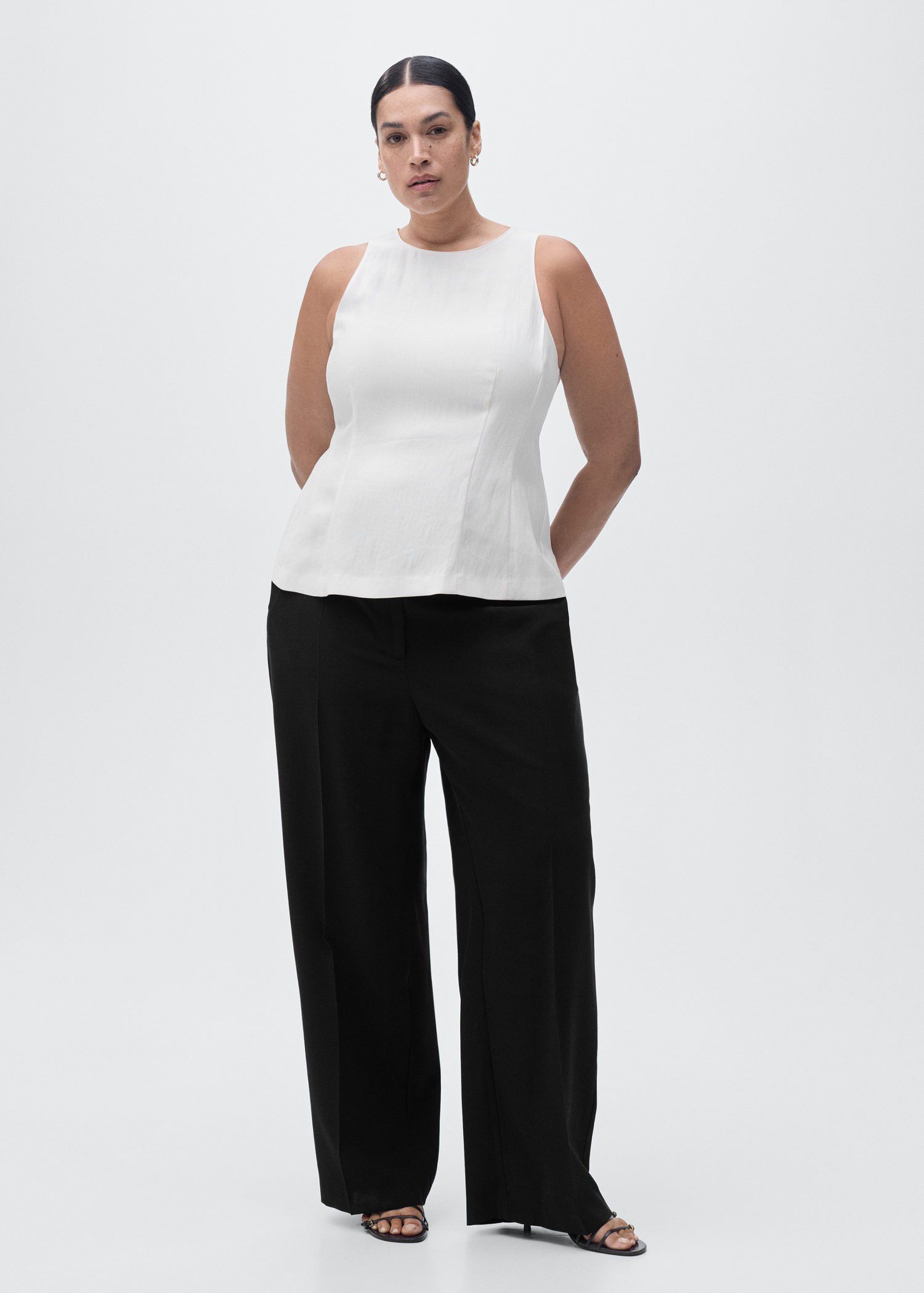 Straight mid-rise trousers