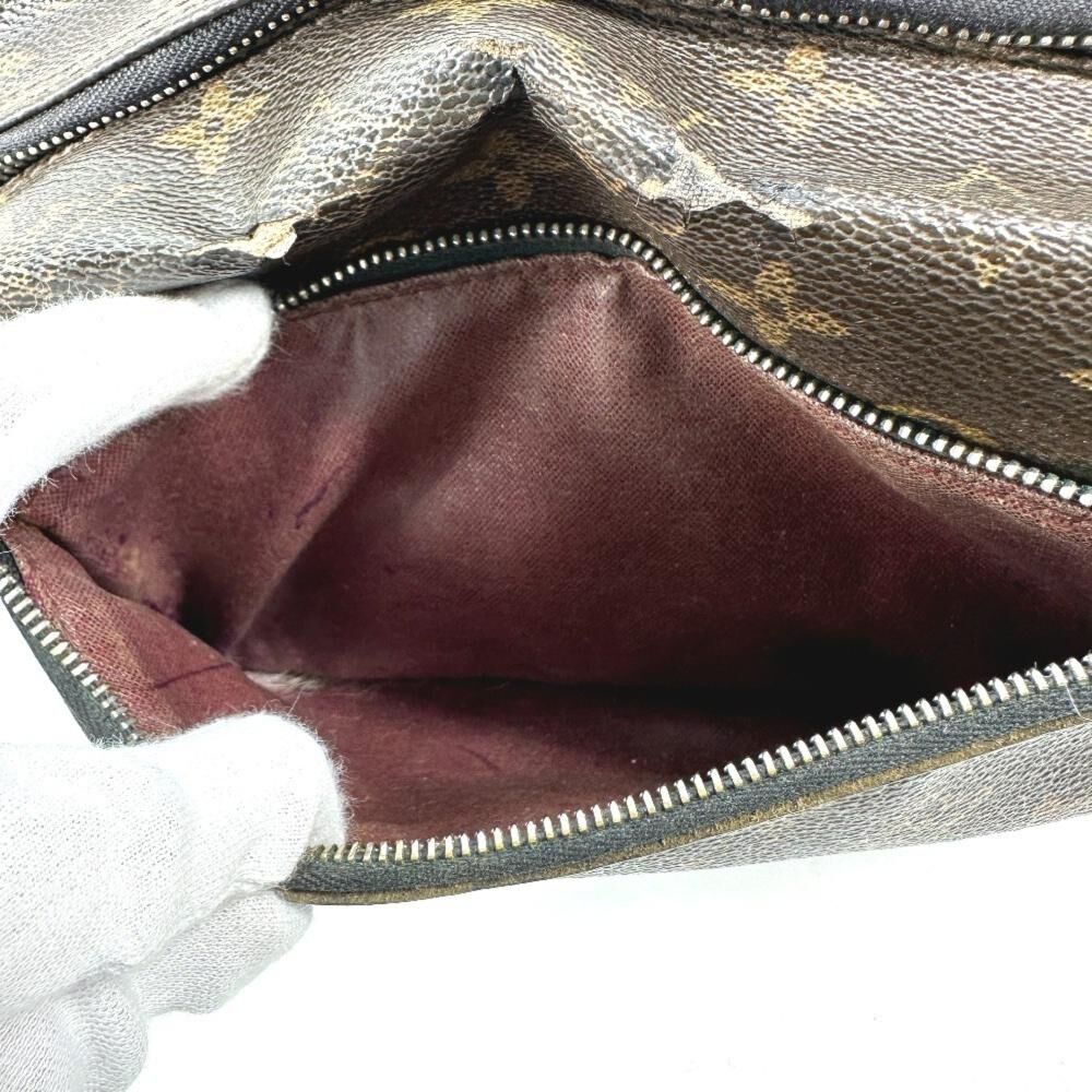 Louis Vuitton Clutch