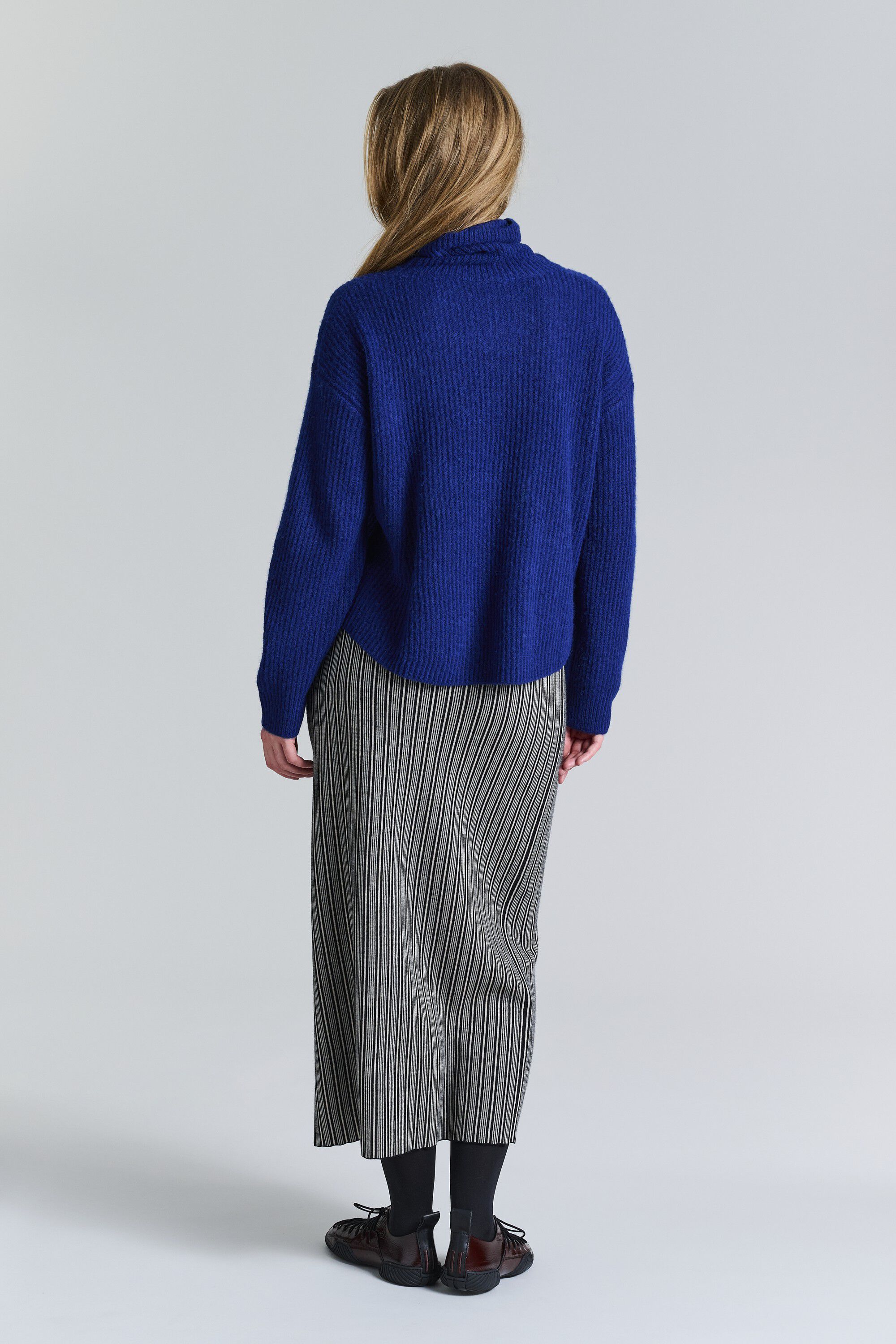 Kebukai rullekravesweater