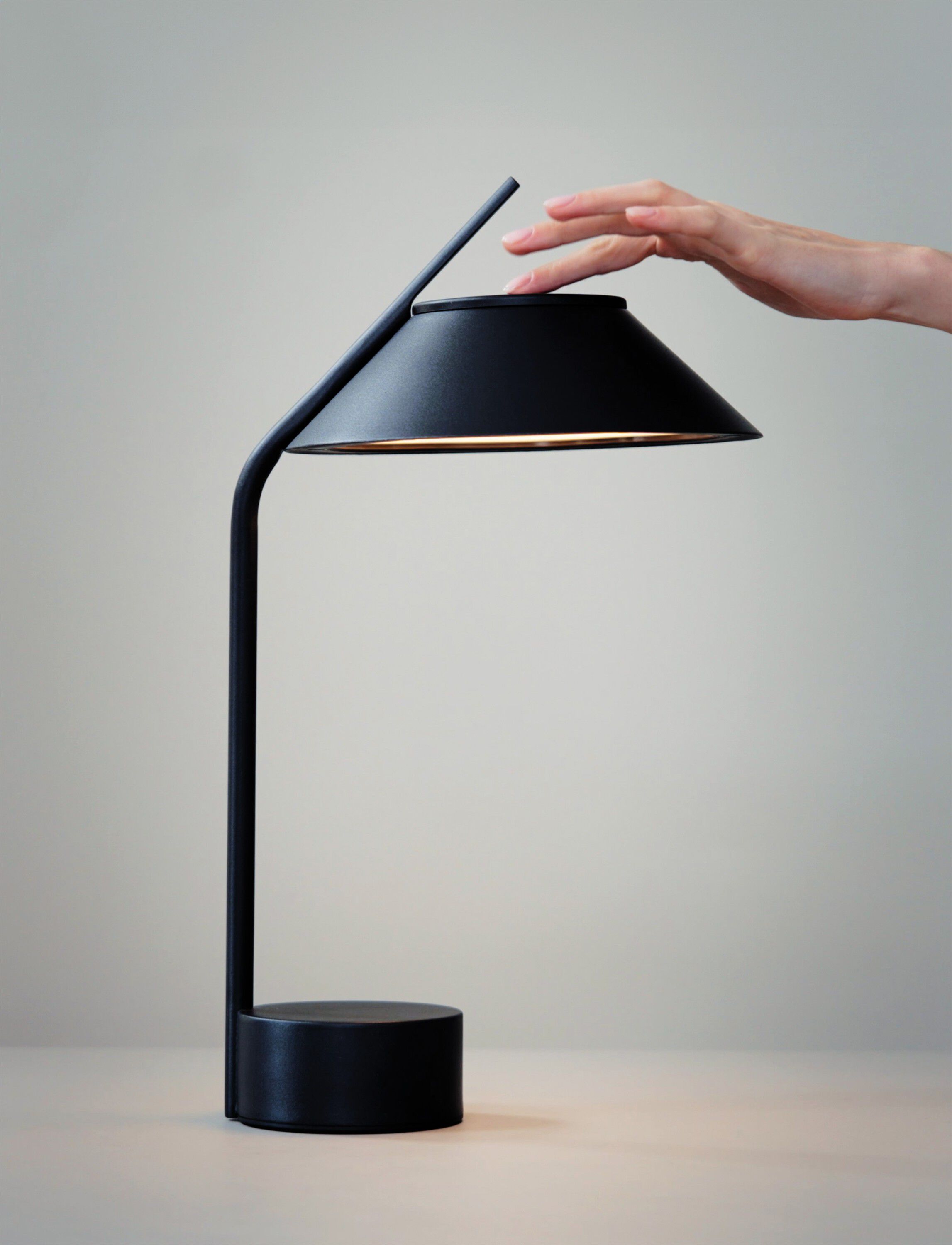 Vinkel LED lampa, portable black