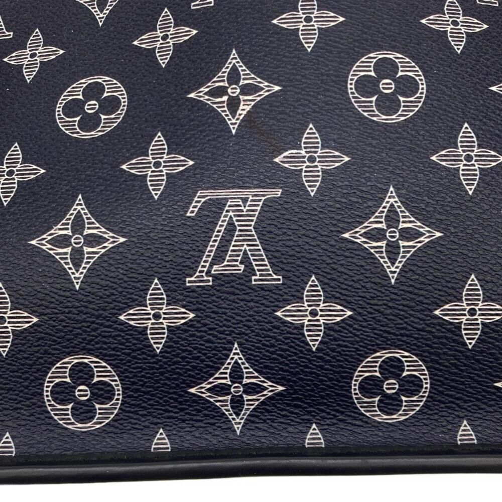 Louis Vuitton Messenger