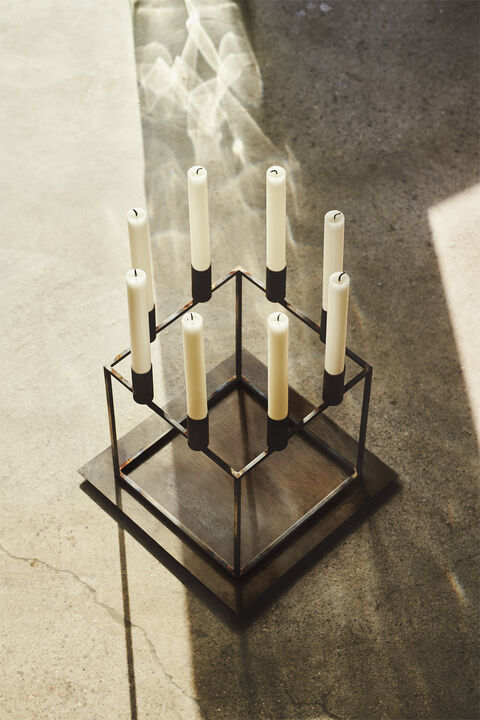 Kubus 8, Raw, raw steel