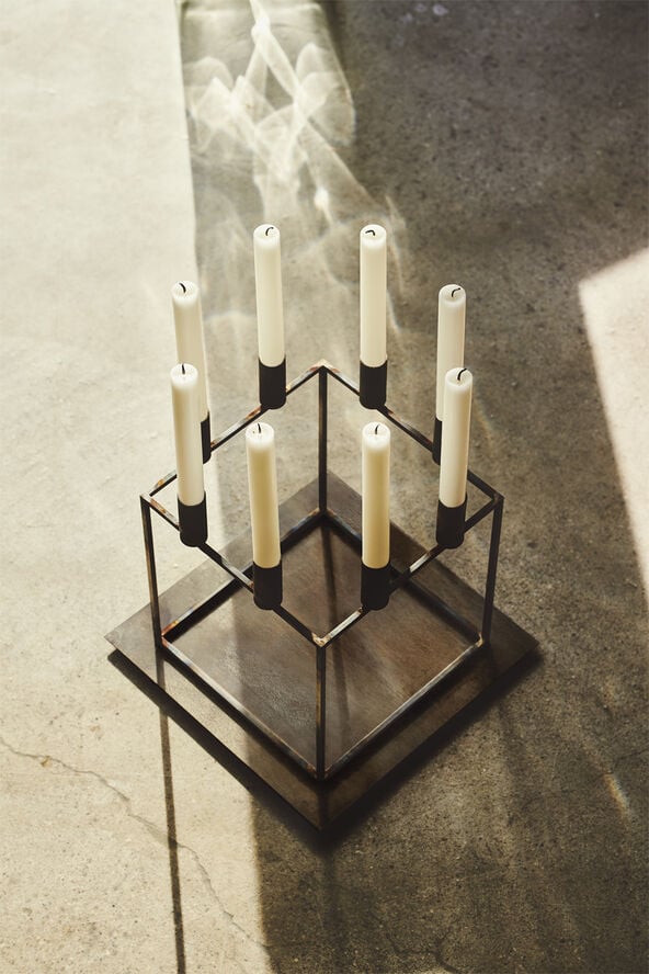 Kubus 8, Raw, raw steel