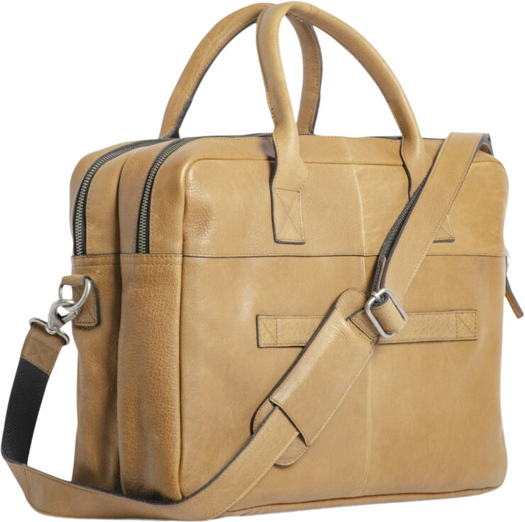 Clean brief 2 room 15